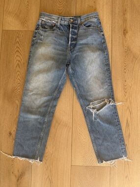 Trave Straight Light Blue Distressed Jeans